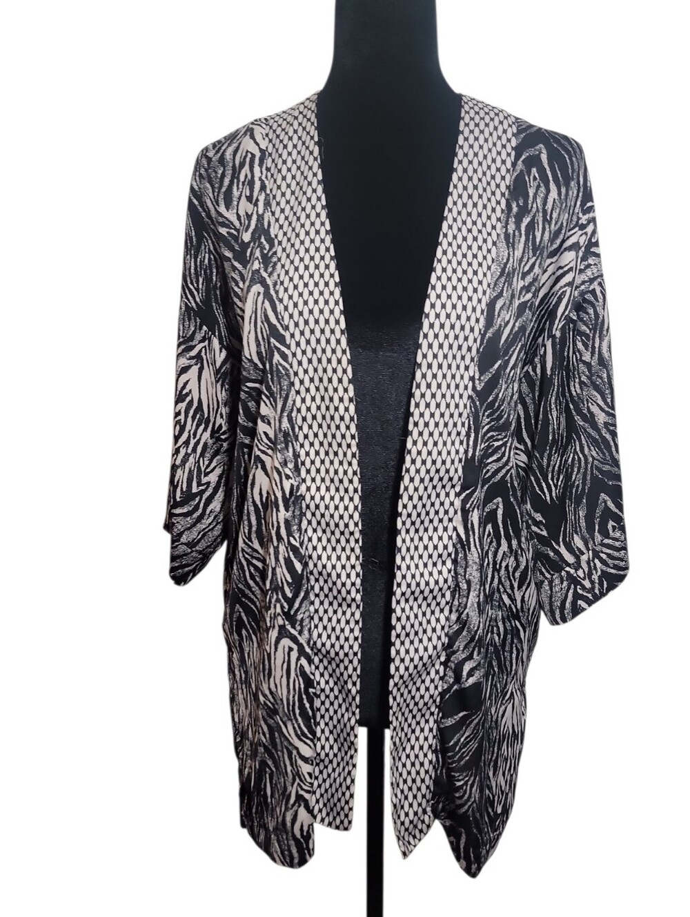 H&M Conscious Colkection mix print kimono cardigan women's size XS black white